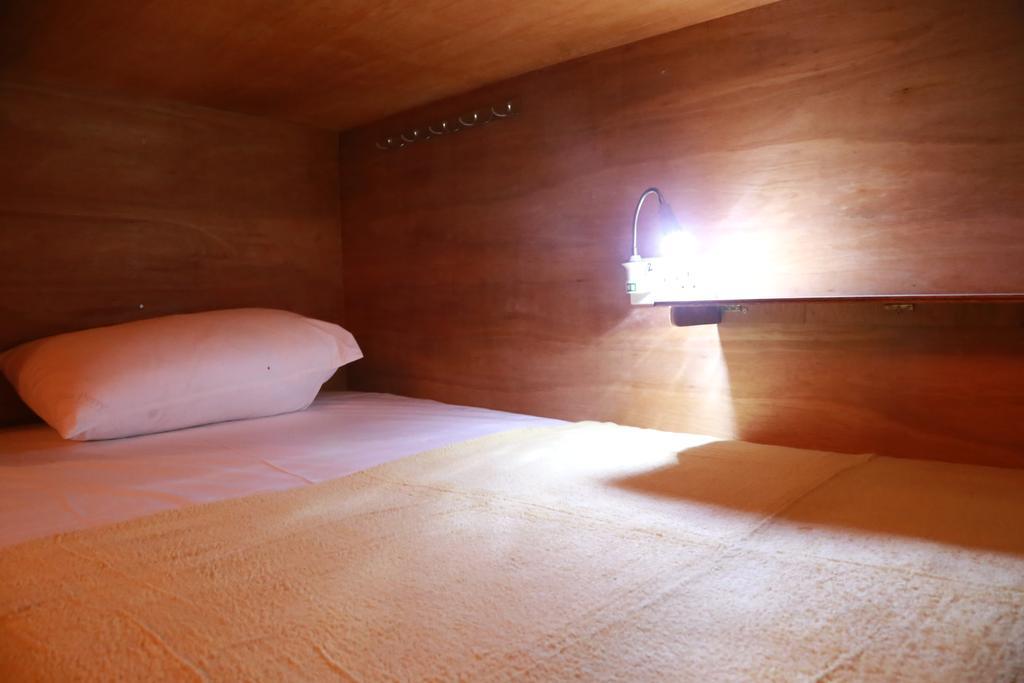 Gibbon Guesthouse Kuching Exterior photo